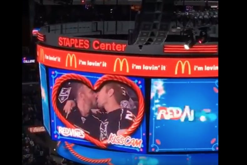 Kiss_Cam_NHL_Screenshot_600_by_400 Hockey commentator makes non-apology for homophobic kiss cam ‘joke’