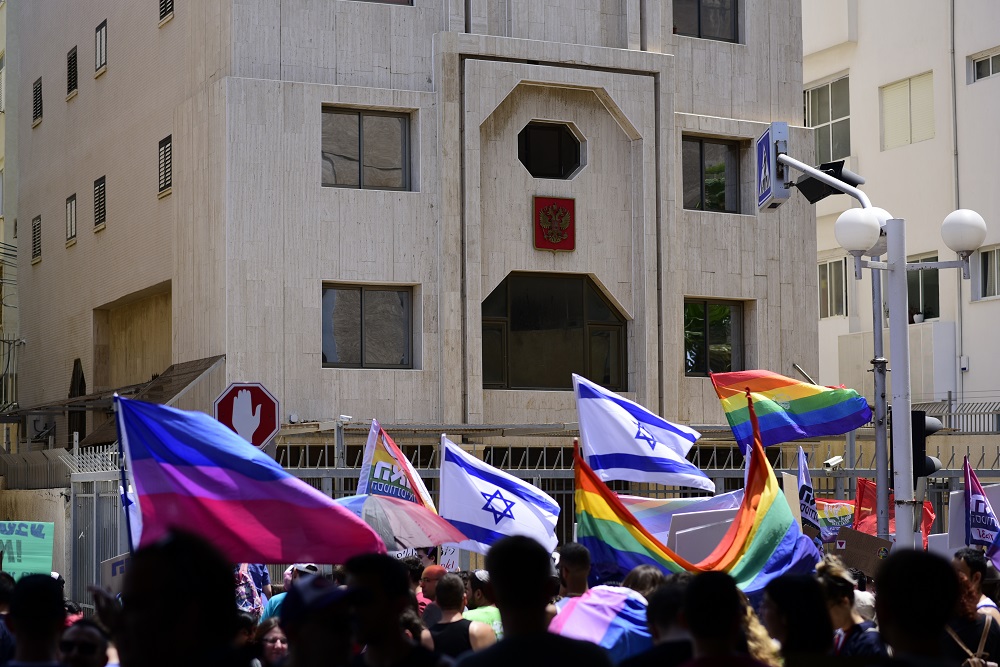 Chechen man throws teenage nephew off balcony because the kid may have been gay / LGBTQ Nation