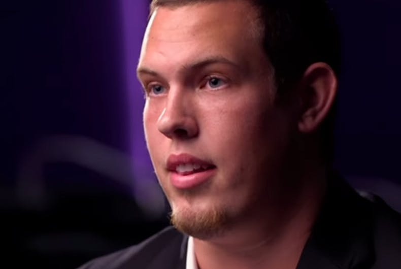 snyder This football player came out to his team and never felt ‘so accepted’