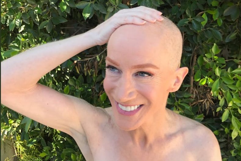 Kathy-Griffin-shaved-head-cancer Kathy Griffin shaved her head to support her sister’s battle with cancer