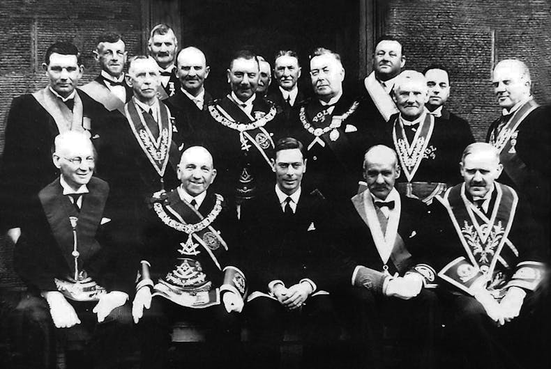 King_George_VI_with_Scottish_Freemasons