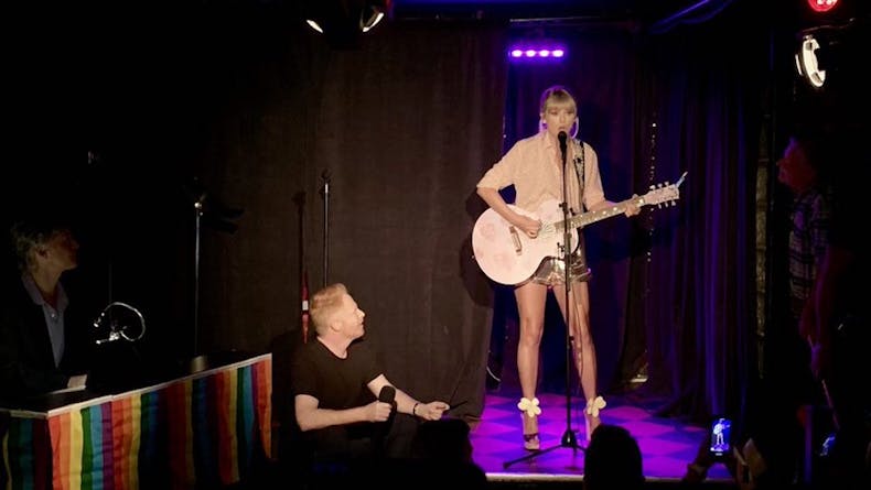 Taylor Swift Did A Surprise Performance At The Stonewall Inn